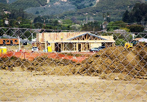 Fresno Rent a Fence for Construction Sites in Fresno County.