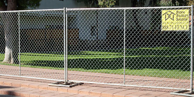 Freestanding Chain Link Panels, an option with our Laton commercial temp fence rentals.